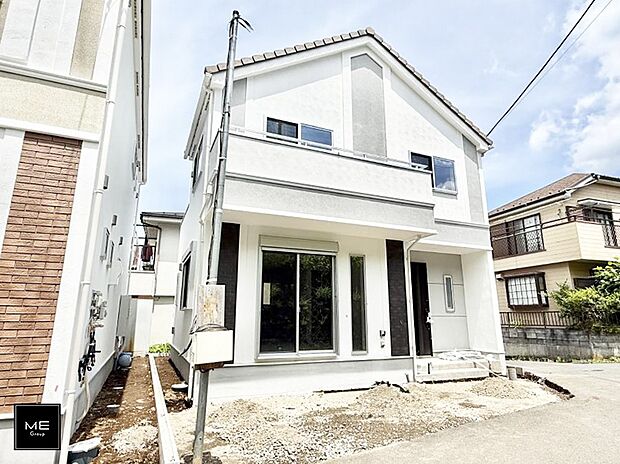 【現地外観写真】2号棟  ■家族みんなが笑顔で過ごせる、安心感のある住まい