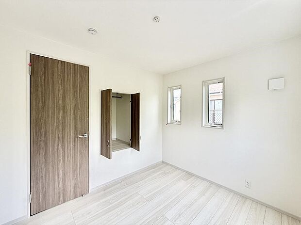 【リビング以外の居室】2号棟  ■機能的で使いやすいお部屋で毎日を快適に