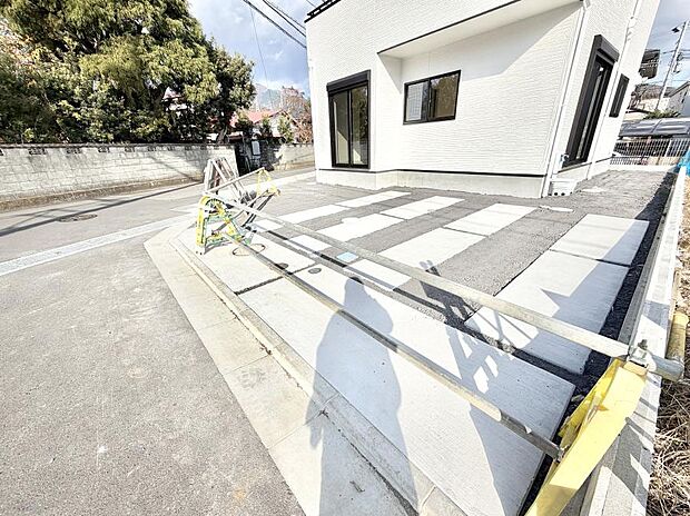 【駐車場】1号棟 ■自宅にカースペースがあると助かります