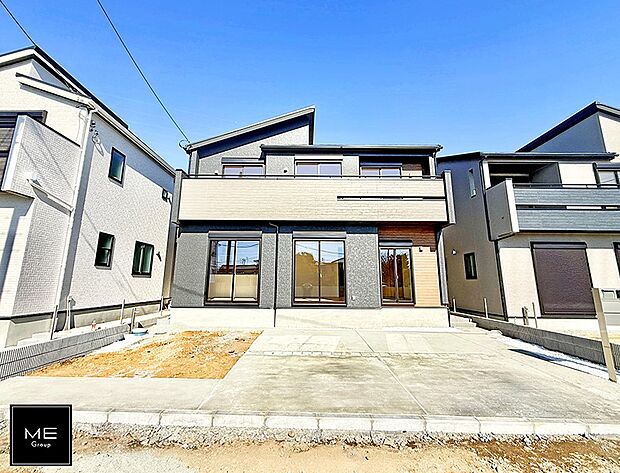 【現地外観写真】■暮らしを彩る充実した設備仕様が備わった住まい