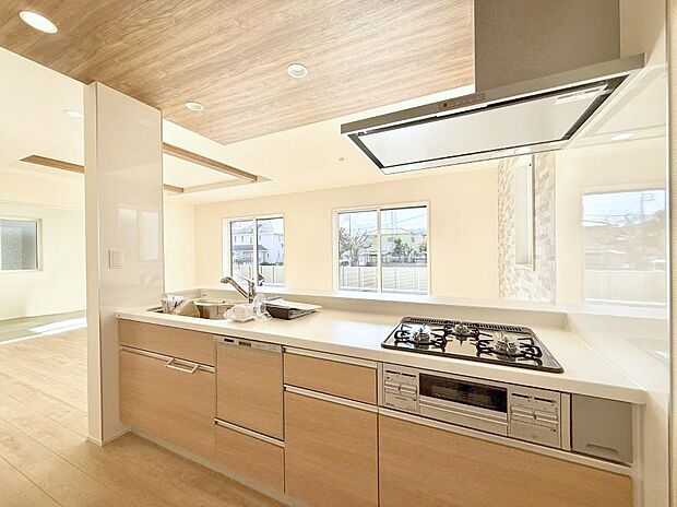 【キッチン】■家族の絆を深める、温もりのあるキッチン