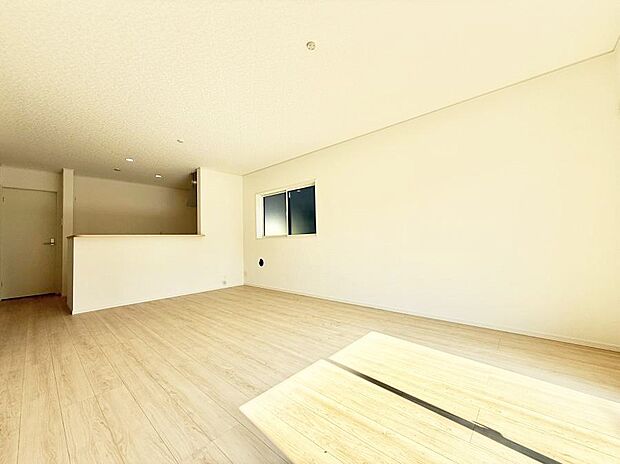 【ダイニング】1号棟 ■家族の笑顔があふれる、くつろぎの空間