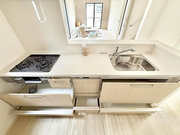 【キッチン】■家族の絆を深める、温もりのあるキッチン