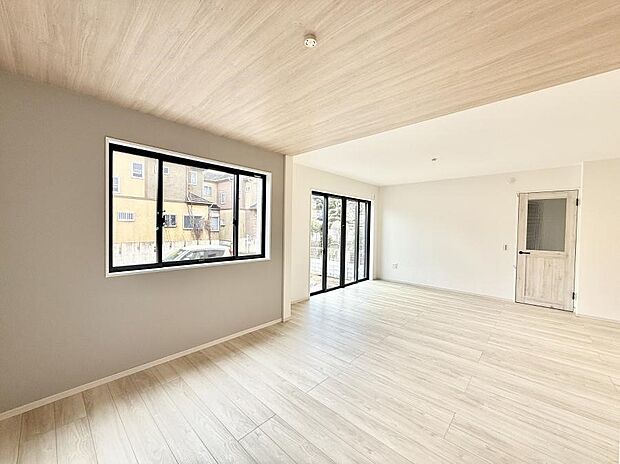 【ダイニング】■家族の笑顔があふれる、くつろぎの空間