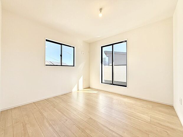 【リビング以外の居室】■清潔感あふれるお部屋で毎日を快適に過ごせます