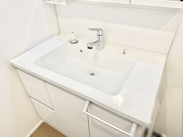 【ハンドシャワー付洗面台】■手洗いや顔を洗う時も快適に使える便利なシャワー