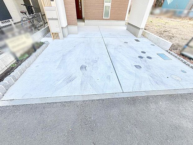 【駐車場】広い駐車場スペースが魅力的です