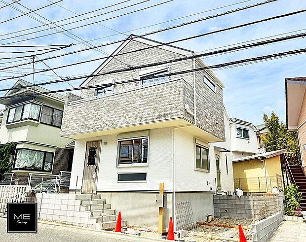 【現地外観写真】■暮らしを彩る充実した設備仕様が備わった住まい