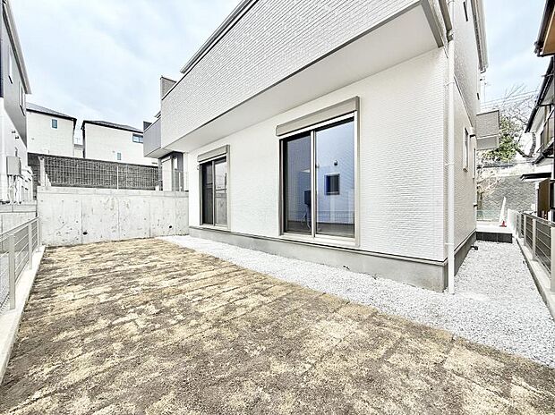 【庭】■心にゆとりをもたらす、自然を感じられる住環境が魅力です