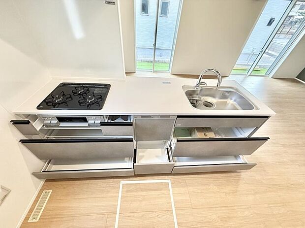 【キッチン】■家族の絆を深める、温もりのあるキッチン