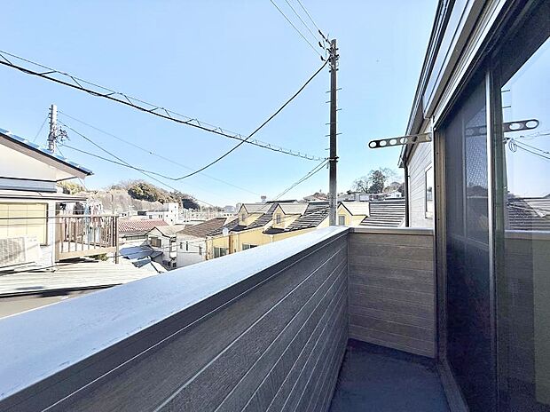 【バルコニー】■お洗濯物がよく乾く陽当たり良好のバルコニーです!