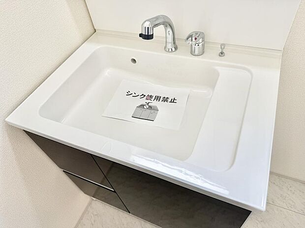 【ハンドシャワー付洗面台】■手洗いや顔を洗う時も快適に使える便利なシャワー