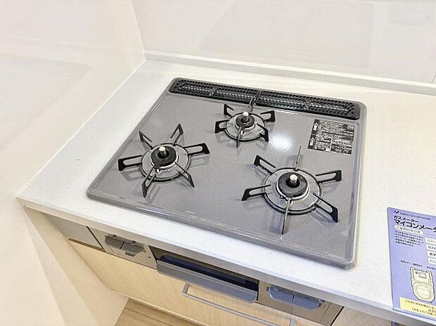 【3口ガスコンロ】■一度に多くの料理ができ便利で効率的