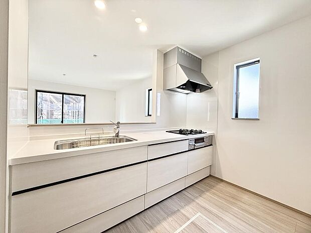 【ダイニングキッチン】■会話が深まる対面キッチン!家族との会話がはずみます!