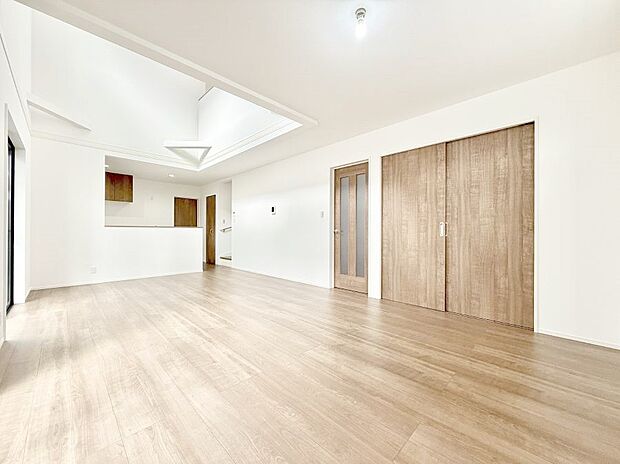 【リビング】■くつろぎと笑顔が集まる、心温まるリビング