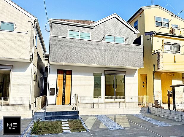 【現地外観写真】■暮らしを彩る充実した設備仕様が備わった住まい