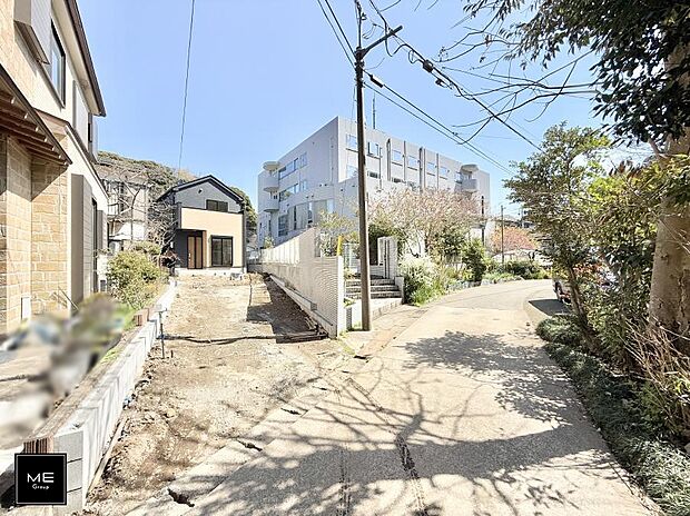 【前面道路含む現地写真】■家族とのお出かけが楽しくなる環境です