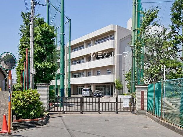 横浜市立六角橋中学校(約1,200m・徒歩15分)