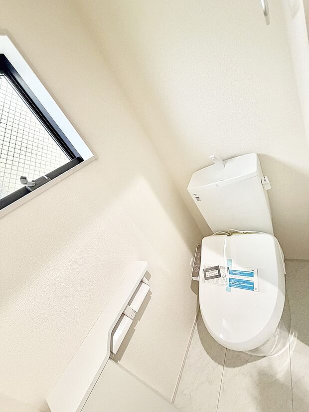 【トイレ】■毎日使う場所だからこそ、清潔感溢れる空間