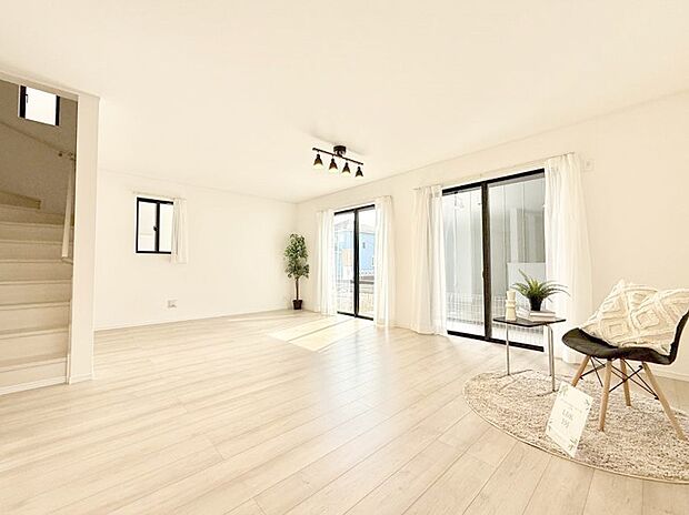 【ダイニング】■家族の笑顔があふれる、くつろぎの空間