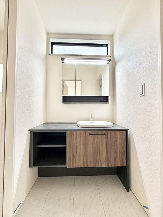 【洗面台・洗面所】■朝の準備がスムーズにできる広さです