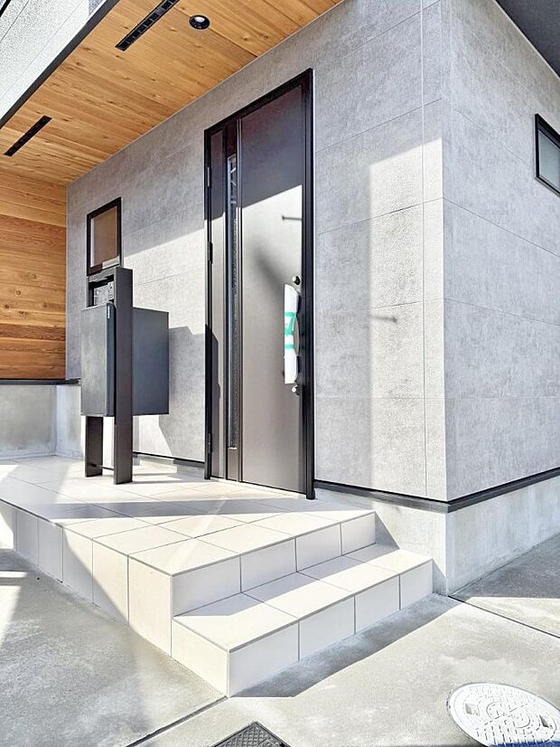 【玄関】玄関はお家の顔！おしゃれな玄関アプローチでお客様をお迎え！  