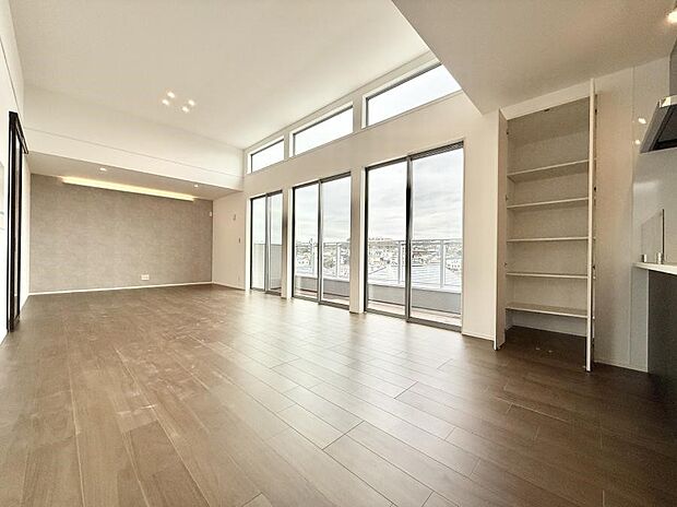 【リビングダイニング】■お気に入りの場所で、のんびりとした時間を