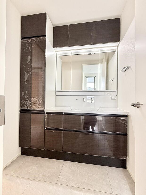 【洗面台・洗面所】■明るい洗面所は毎朝の歯磨きも楽しくできちゃいそうです♪