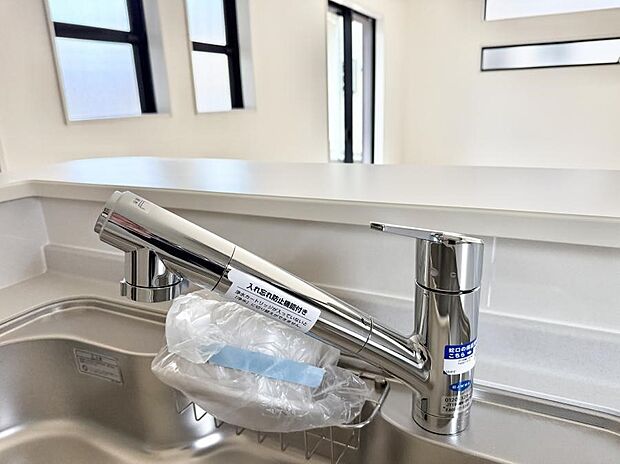 【浄水器】■清潔でおいしい水を手軽に供給してくれます