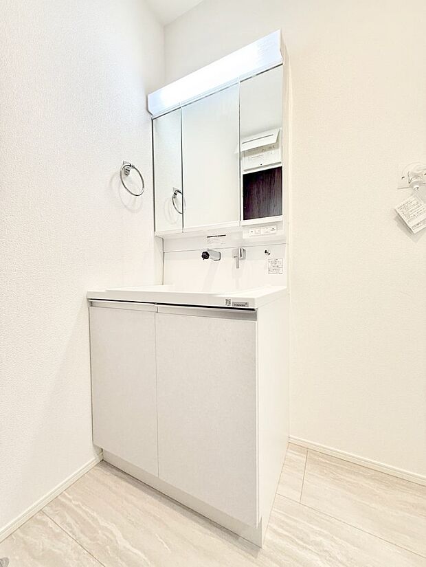 【洗面台・洗面所】■朝の準備がスムーズにできる広さです