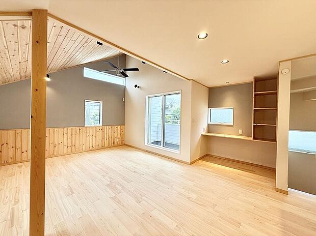 【リビングダイニング】■家族の時間を彩る、快適で癒される空間