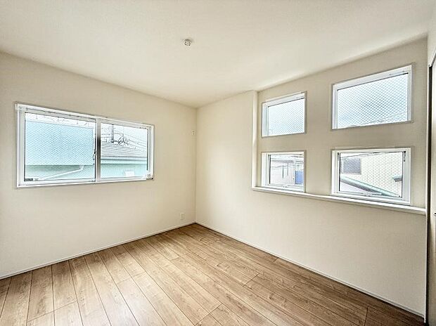 【寝室】■陽射しが差し込む暖かいお部屋