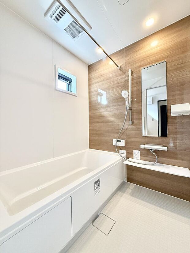 【浴室】■家族みんなが気持ちよく使える設計です