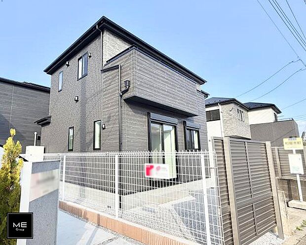 【現地外観写真】■暮らしを彩る充実した設備仕様が備わった住まい