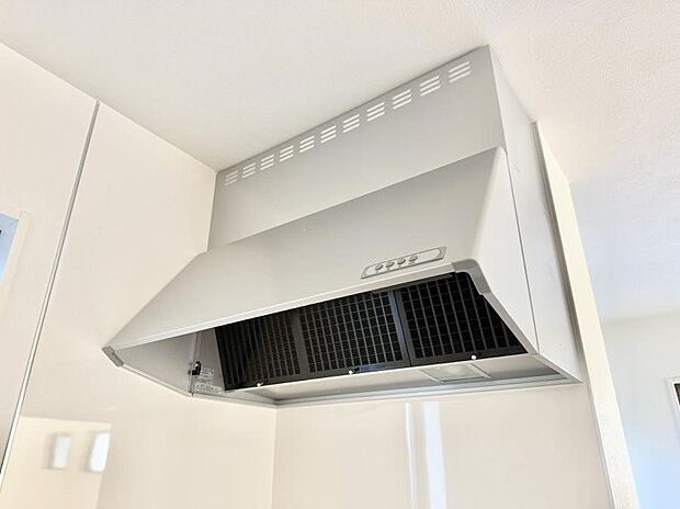 【レンジフード】■調理時の蒸気や匂いが換気扇に誘導され、効率的に排煙ができます。