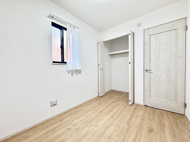 【リビング以外の居室】■落ち着いた雰囲気のお部屋で心が安らぐ空間