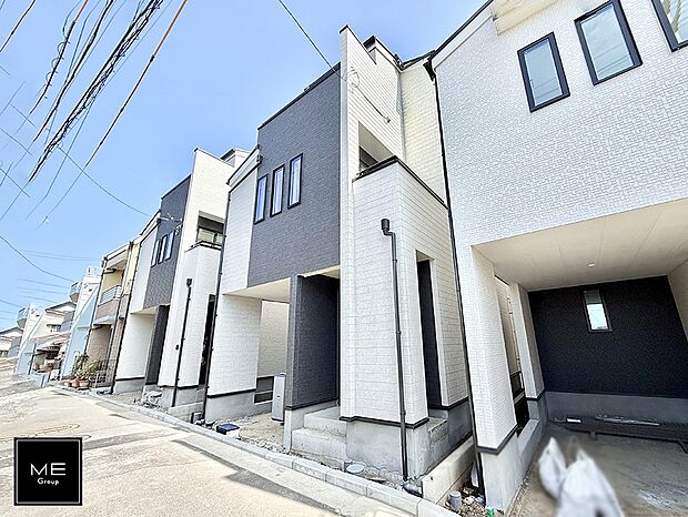 【現地外観写真】■暮らしを彩る充実した設備仕様が備わった住まい