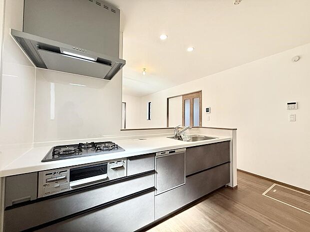 【キッチン】明るさと開放感たっぷりなキッチン!