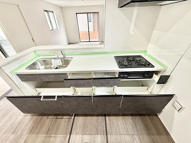 【キッチン】■シンプルで機能的、毎日使いやすいキッチン