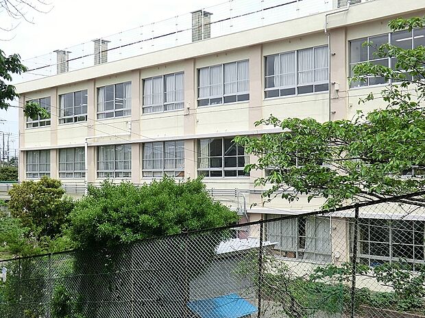 逗子市立池子小学校（約160m・徒歩2分）