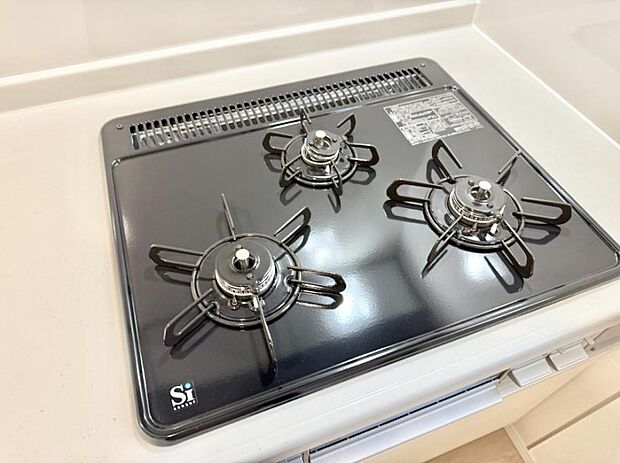 【3口ガスコンロ】■一度に多くの料理ができ便利で効率的