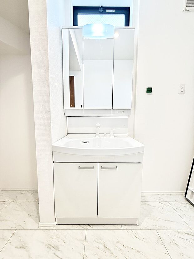 【洗面台・洗面所】■朝の準備がスムーズにできる広さです