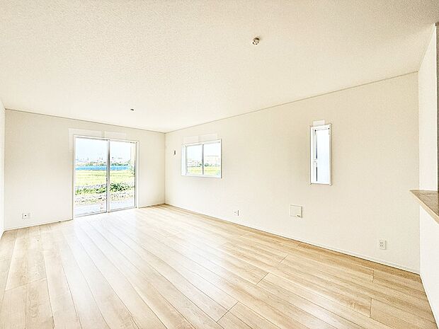 【リビング】■くつろぎと笑顔が集まる、心温まるリビング