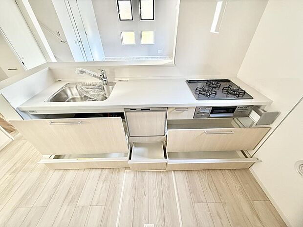 【キッチン】■シンプルで機能的、毎日使いやすいキッチン