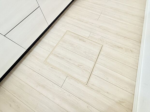 【床下収納】■隠れた収納スペースで家全体がスッキリ