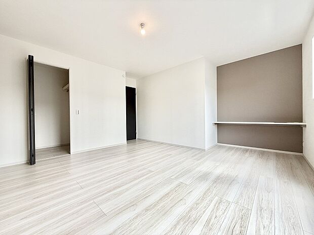 【洋室】■シンプルで使いやすい空間がスッキリ感じられます