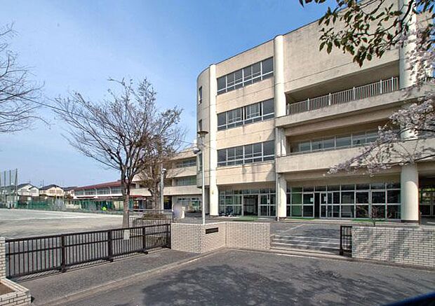 横浜市立飯島中学校（約180m・徒歩3分）