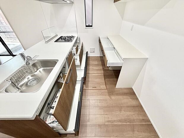 【キッチン】■シンプルで機能的、毎日使いやすいキッチン