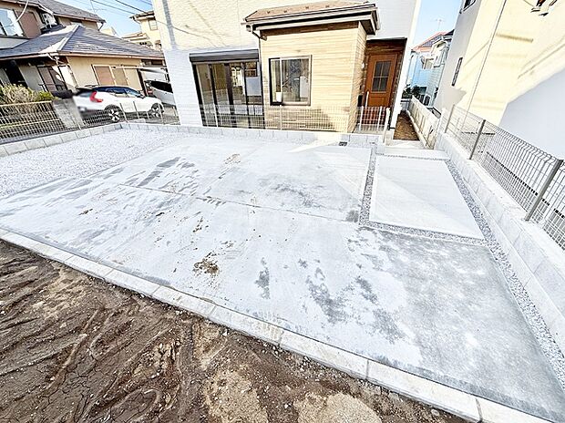 【駐車場】■広々駐車場なのでストレスなく毎日の駐車が快適に