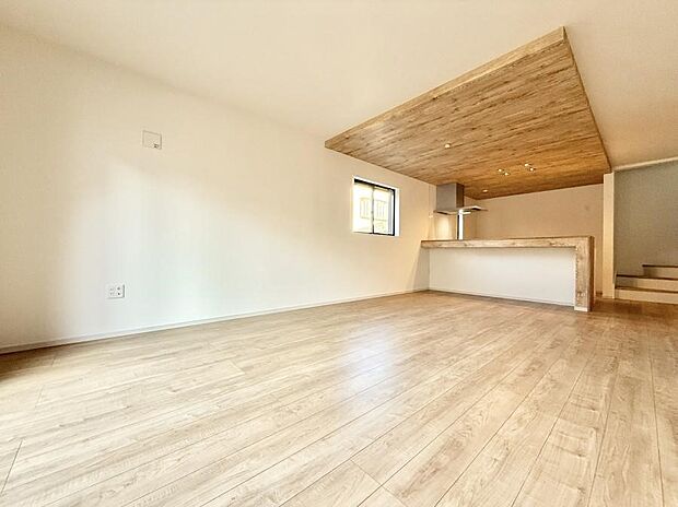 【リビング】■くつろぎと笑顔が集まる、心温まるリビング